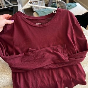 maroon long sleeve y-shirt only worn a couple of times!